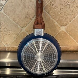 Blue Enameled Non-Stick Skillet for Kitchen‎